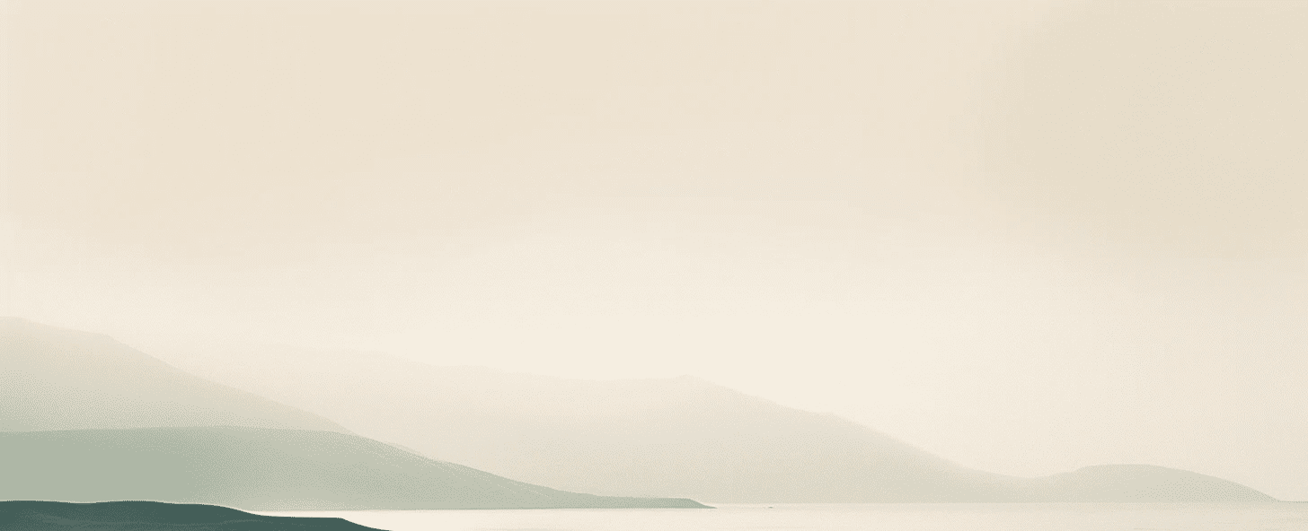 Face à l'Océan – Papier Peint Plage et Montagnes en Brume - Illulart: Papier peint panoramique